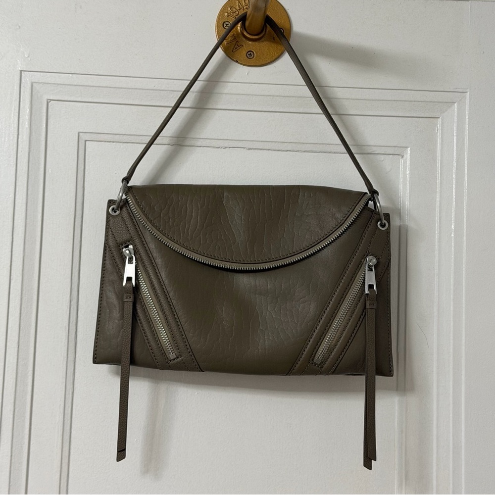 Vince Camuto Bubble Lamb Leather Wayhn Crossbody/Clutch bag. - Picture 2 of 10